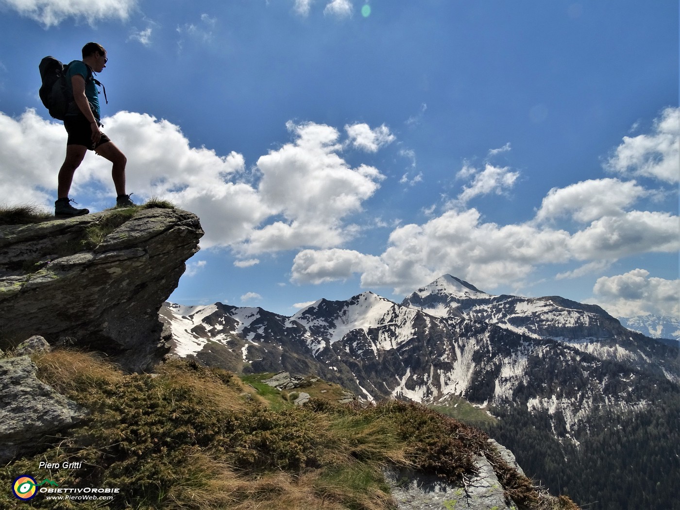 33 Super vista panoramica verso i monti Cavallo e Siltri.JPG
